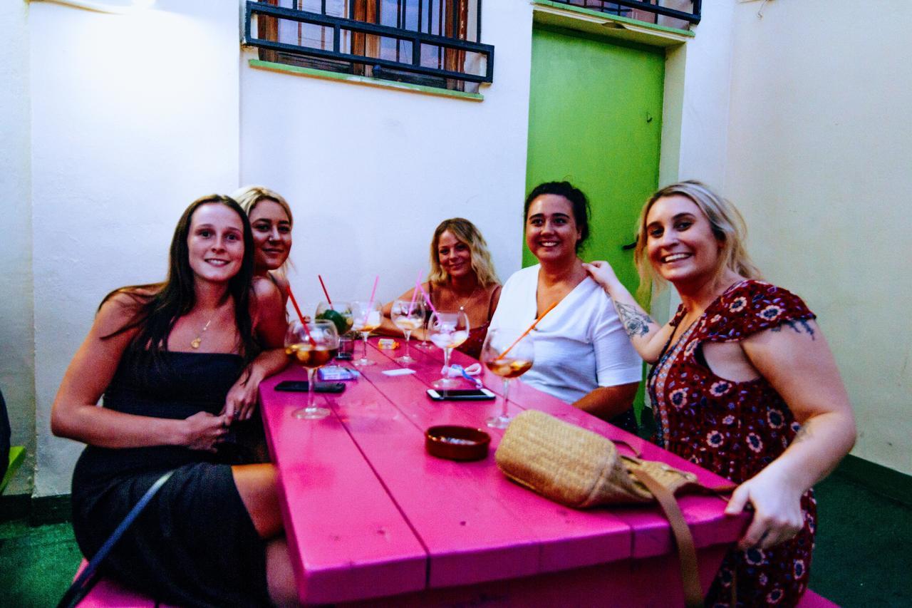 Red Nest Hostel Valencia Eksteriør billede