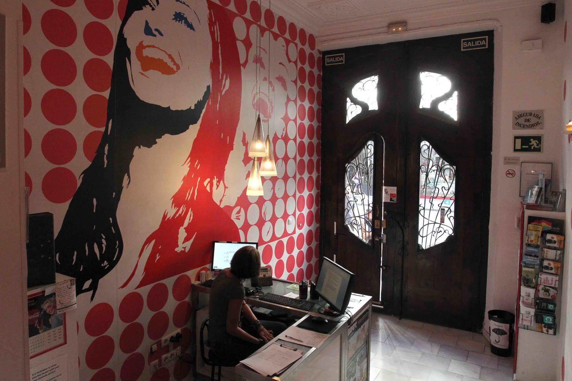 Red Nest Hostel Valencia Eksteriør billede