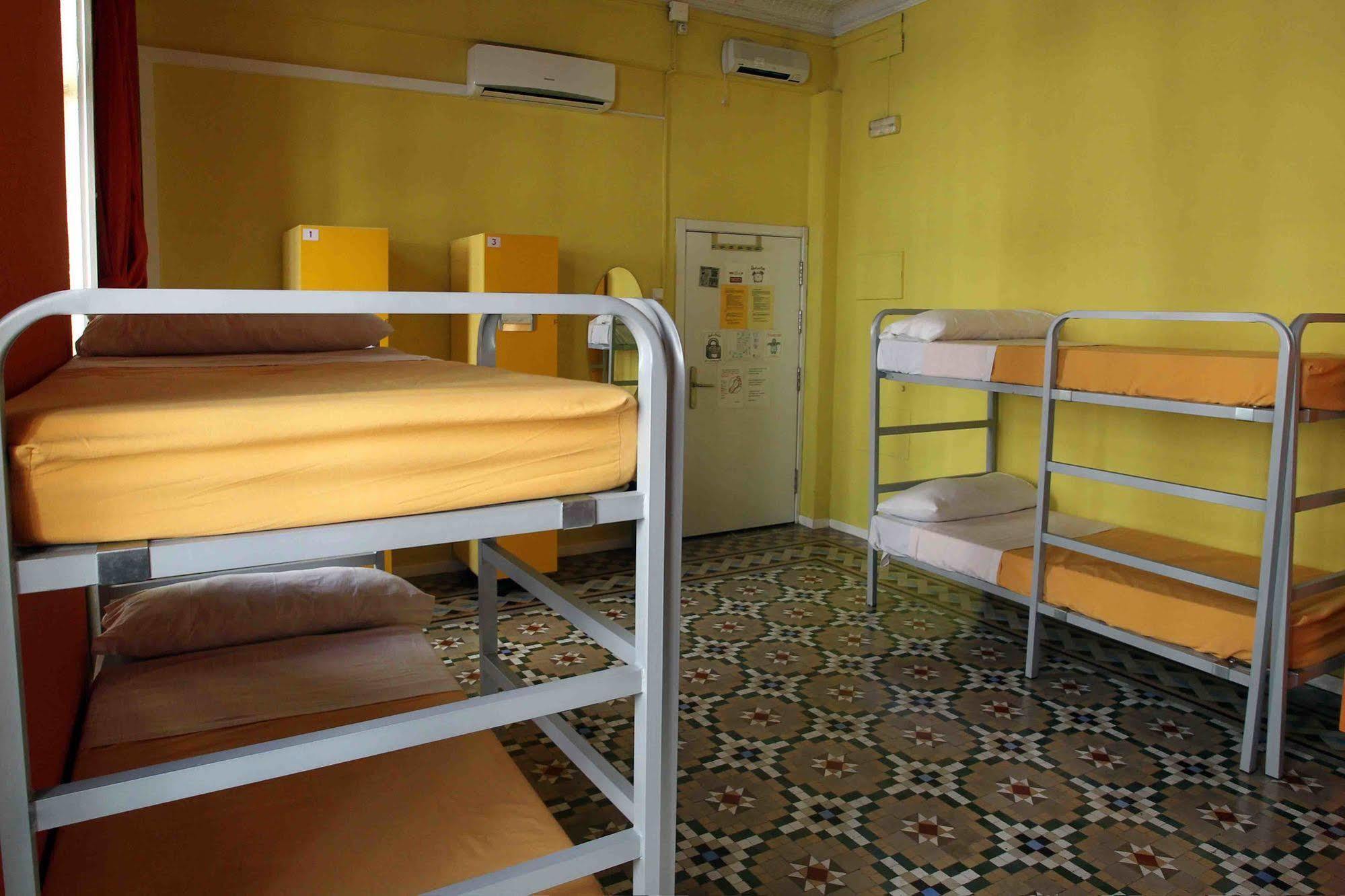 Red Nest Hostel Valencia Eksteriør billede